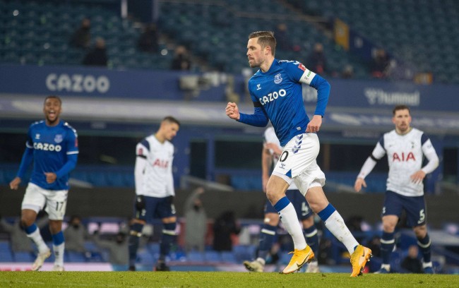 上被对方牵 上被对方牵