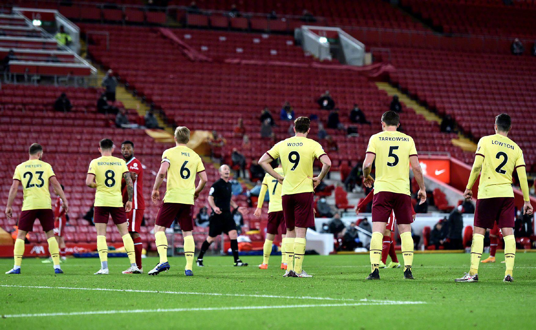 超赛场上立 超赛场上立